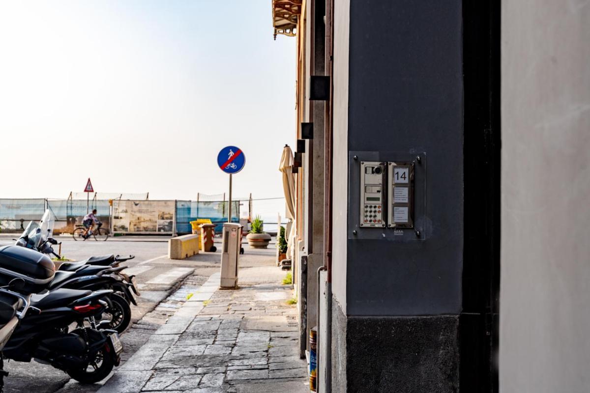 Via Niccolo Tommaseo 14 Apartment Naples Exterior photo